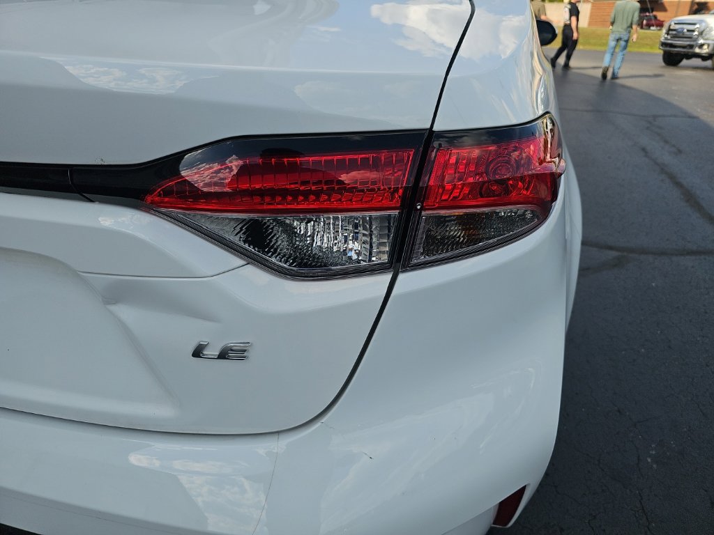 Used 2025 Toyota Corolla LE FWD image 6