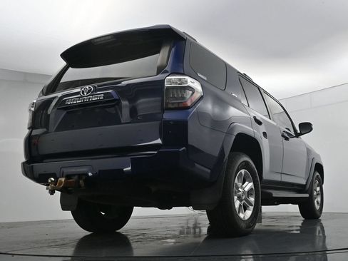 Used 2020 Toyota 4Runner SR5 Premium w/ Moonroof Package AWD/4WD image 22