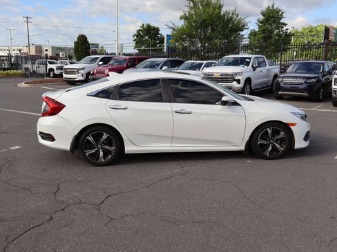 Used 2018 Honda Civic Touring image 23
