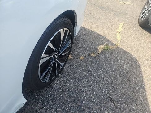 Used 2017 Honda Accord EX-L image 9