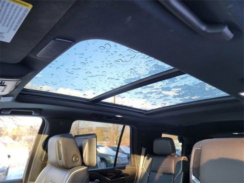 Used 2021 Cadillac Escalade Sport w/ LPO, Illumination Package image 40