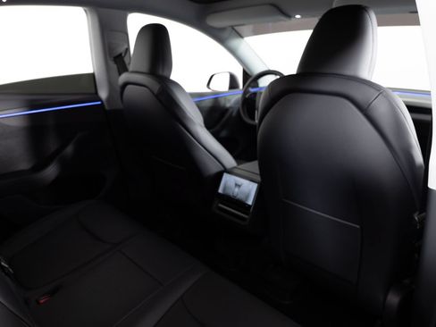 Used 2026 Tesla Model Y AWD image 22