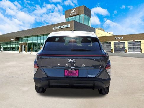Certified 2026 Hyundai Kona SE FWD image 5