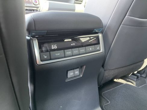 Used 2026 Lexus GX 550 w/ Cold Area Package AWD/4WD image 8