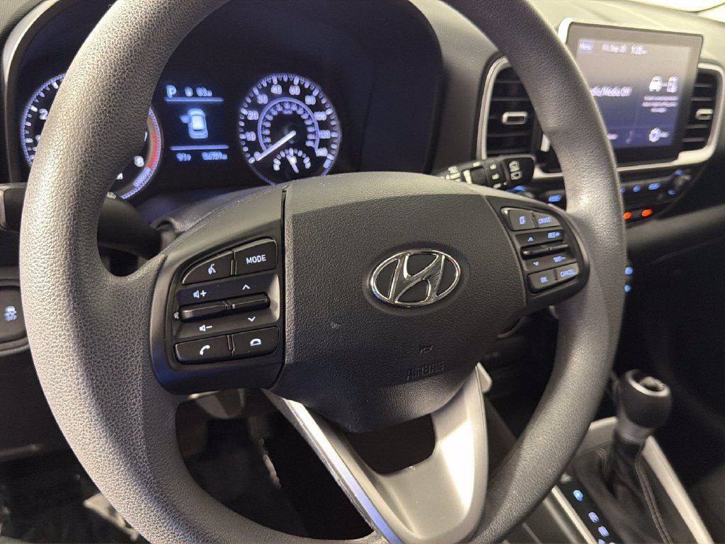 Used 2022 Hyundai Venue SE w/ Cargo Package FWD image 21