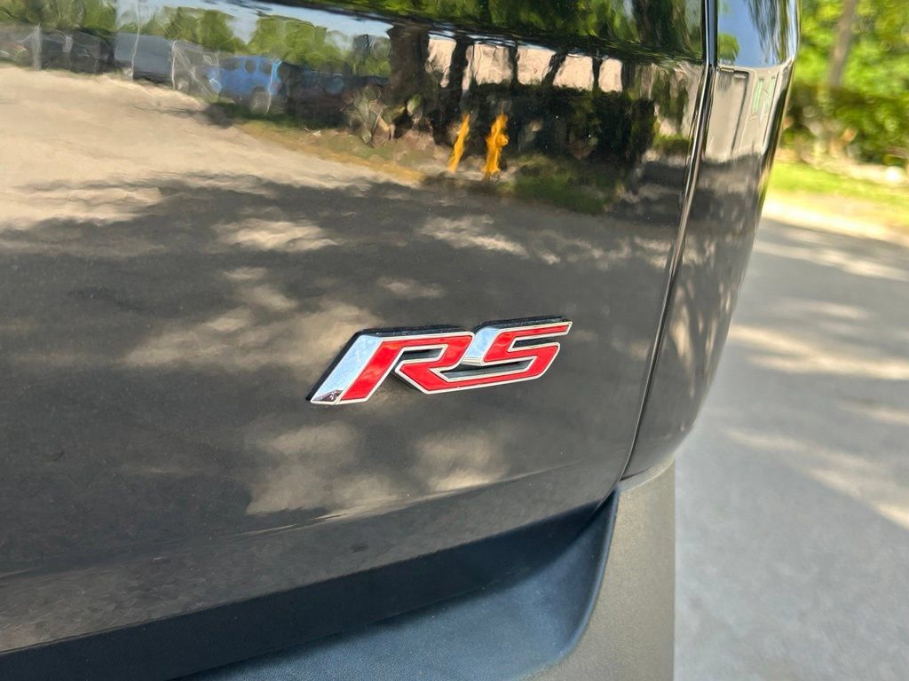 Used 2021 Chevrolet Traverse RS FWD image 37