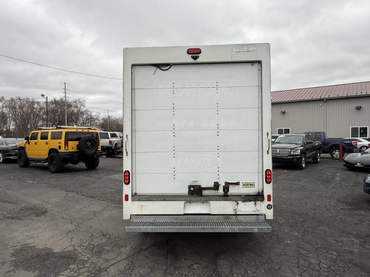 Used 2021 Chevrolet Express 3500 w/ Power Convenience Package RWD image 3