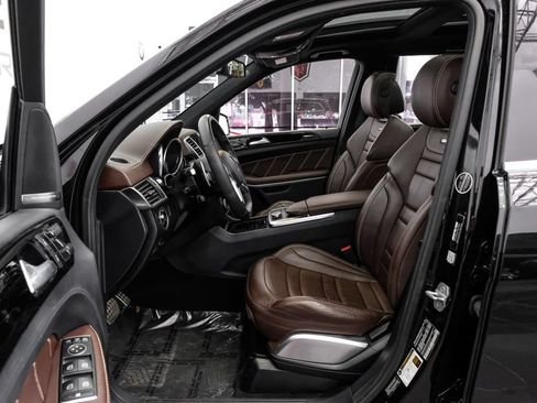 Used 2016 Mercedes-Benz GL 63 AMG 4MATIC image 4