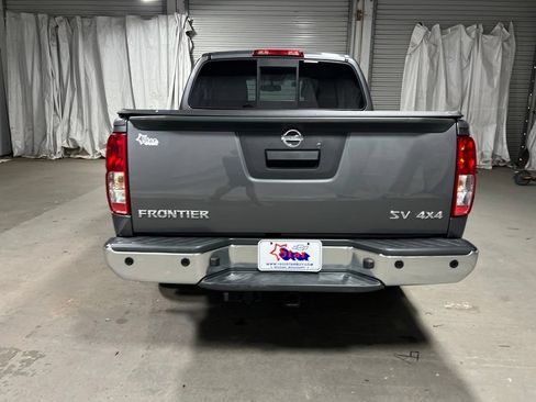 Used 2021 Nissan Frontier SV AWD/4WD image 6