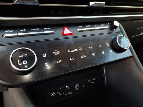 Certified 2025 Hyundai Sonata Limited FWD image 23