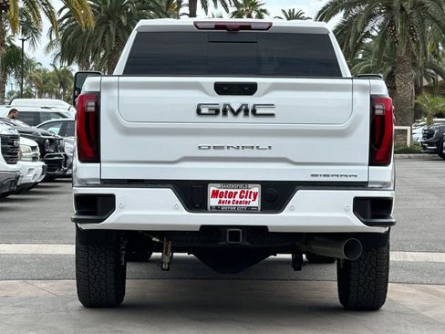 Certified 2025 GMC Sierra 2500 Denali Ultimate AWD/4WD image 5