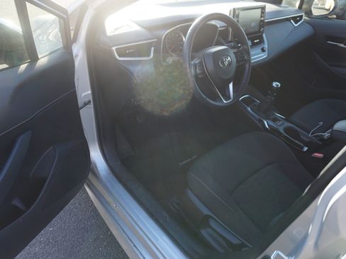 Used 2019 Toyota Corolla SE w/ Carpet Mat Package image 7