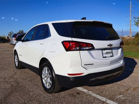 Used 2022 Chevrolet Equinox LT image 3