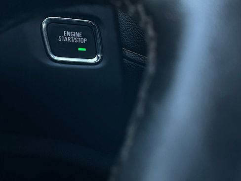 Used 2023 GMC Acadia AT4 image 17