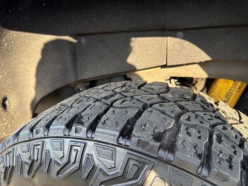 Used 2024 GMC Sierra 2500 AT4X image 37