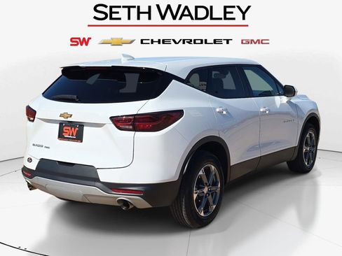 Used 2025 Chevrolet Blazer LT AWD/4WD image 8