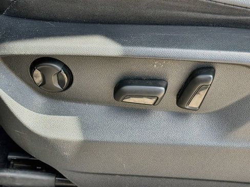 Used 2019 Volkswagen Tiguan SE w/ Panoramic Sunroof Package FWD image 23