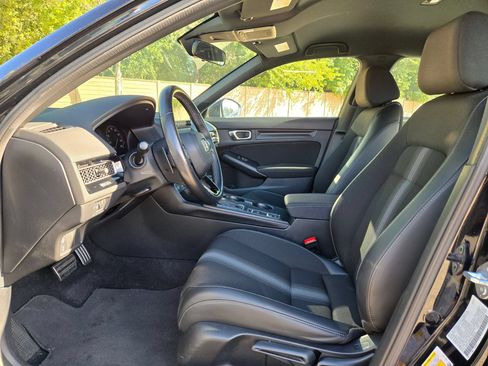 Used 2023 Honda Civic Sport image 9
