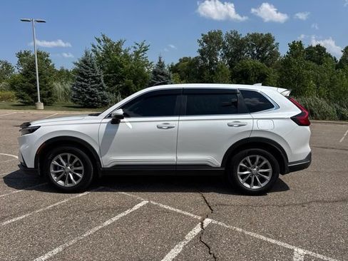 Used 2023 Honda CR-V EX image 4