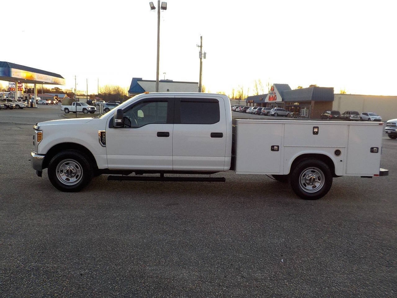 Used 2019 Ford F350 XL w/ Power Equipment Group RWD image 2