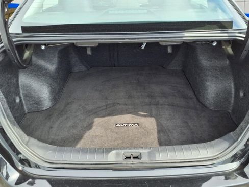 Used 2025 Nissan Altima 2.5 SV FWD image 24