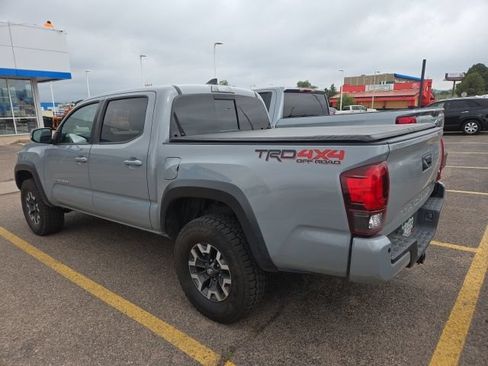 Used 2019 Toyota Tacoma TRD Off-Road AWD/4WD image 5
