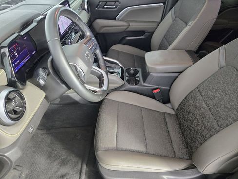 Used 2024 Chevrolet Colorado ZR2 w/ Technology Package image 14