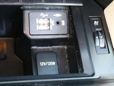 Used 2023 Lexus GX 460 Premium w/ Accessory Package image 24