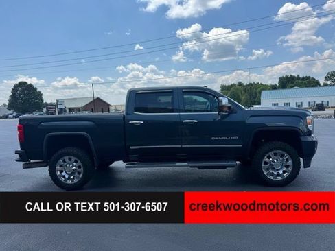 Used 2019 GMC Sierra 2500 Denali w/ Duramax Plus Package AWD/4WD image 7