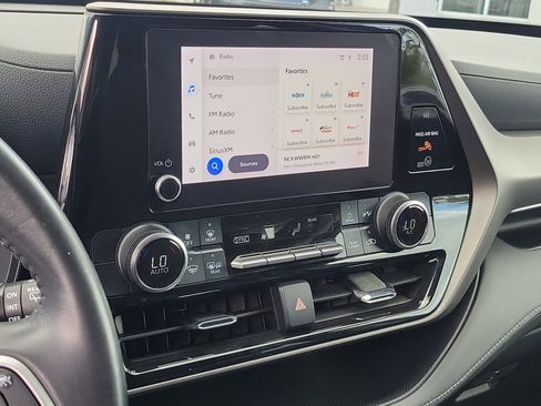 Used 2023 Toyota Highlander LE image 27