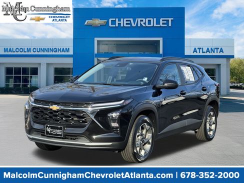 Certified 2025 Chevrolet Trax LT image 1