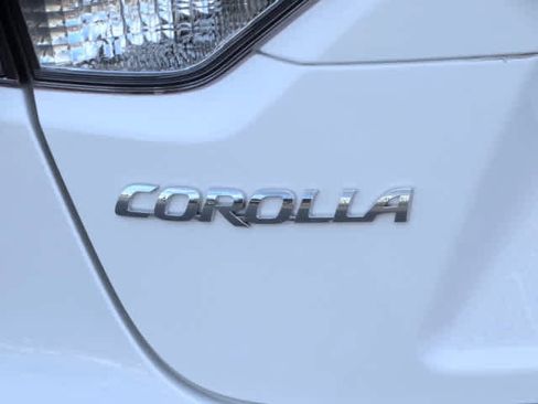 Used 2025 Toyota Corolla LE image 10