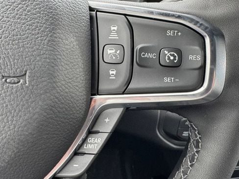 New 2026 RAM 2500 Laramie AWD/4WD image 17