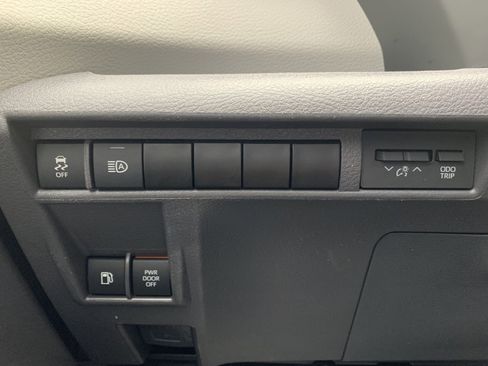 Used 2022 Toyota Sienna XLE AWD/4WD image 15