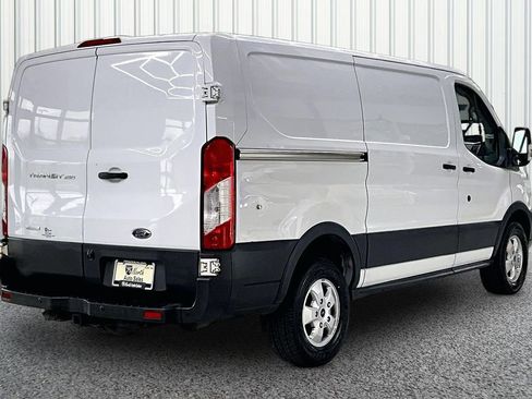 Used 2017 Ford Transit 250 130 Low Roof RWD image 6