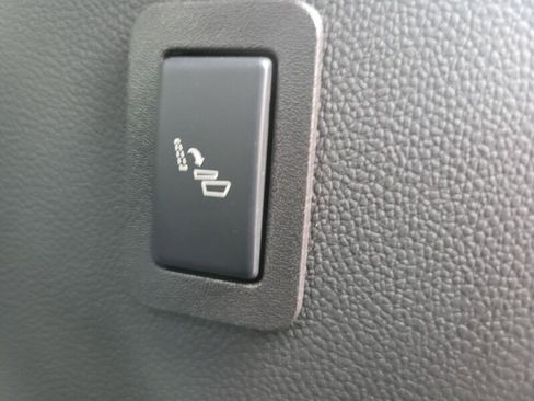 Used 2025 GMC Yukon XL Denali w/ Denali Reserve Package image 21