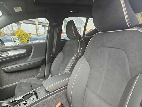 Certified 2026 Volvo XC40 B5 Ultra w/ Climate Package image 23