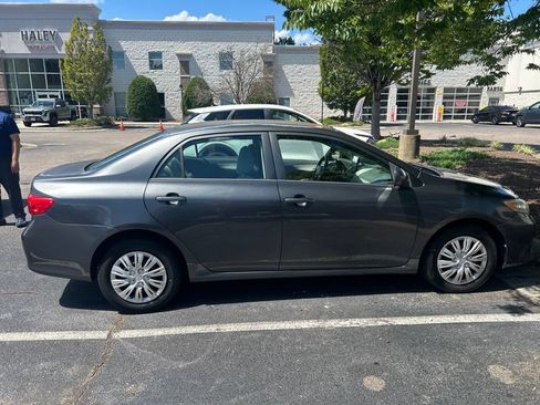 Used 2010 Toyota Corolla LE w/ All Weather Guard Pkg FWD image 2