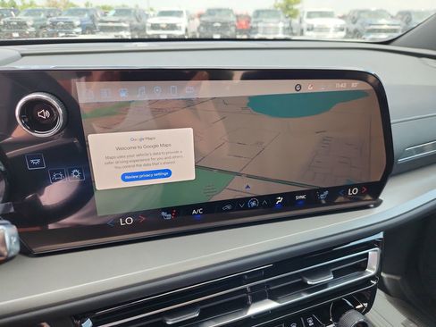 New 2025 Chevrolet Traverse LT w/ Sun and Wheel Package image 23