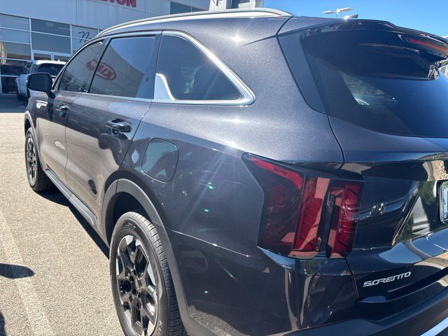 Used 2026 Kia Sorento S AWD/4WD image 4
