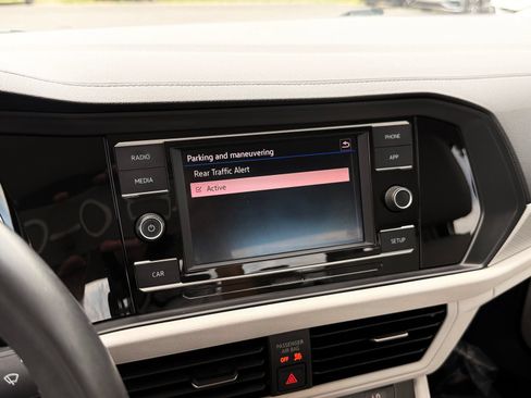 Used 2019 Volkswagen Jetta SE FWD image 35