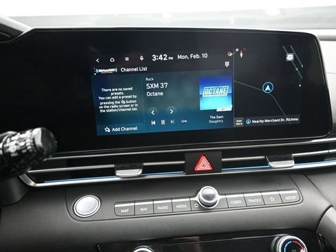 Used 2025 Hyundai Elantra Limited w/ Cargo Package FWD image 14