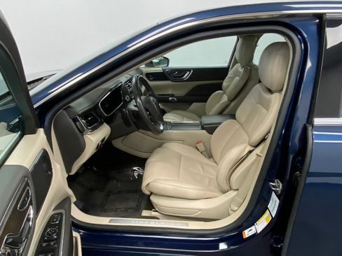 Used 2017 Lincoln Continental Select w/ Climate Package image 21