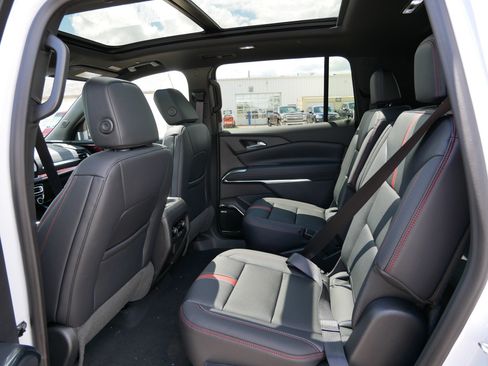 New 2026 Chevrolet Traverse RS w/ LPO, Floor Liner Package AWD/4WD image 11