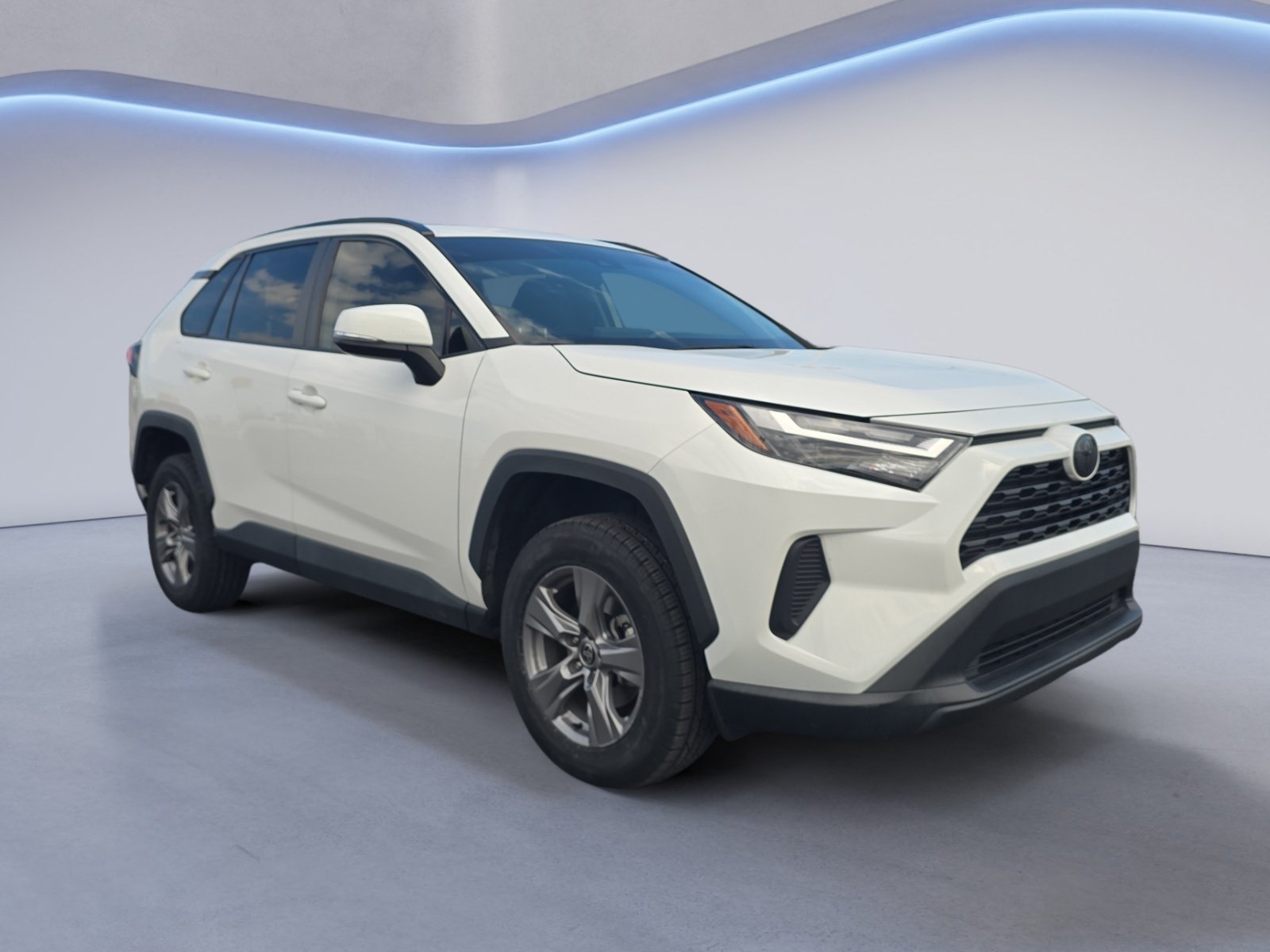 Used 2022 Toyota RAV4 XLE w/ Convenience Package AWD/4WD image 8