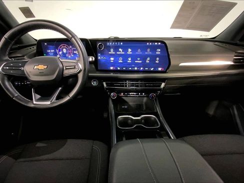 Used 2024 Chevrolet Traverse LT AWD/4WD image 15
