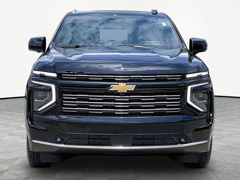 Used 2025 Chevrolet Tahoe High Country AWD/4WD image 2