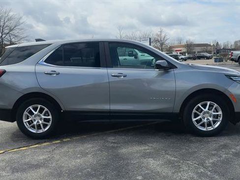 Used 2024 Chevrolet Equinox LT w/ LPO, Floor Liner Package image 9