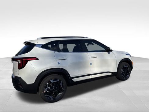 New 2026 Kia Seltos SX w/ SX Sunroof Package image 6