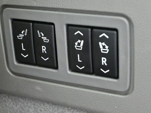 Used 2022 Cadillac XT6 Premium Luxury image 12